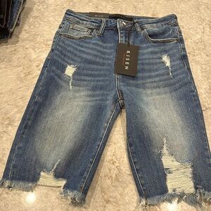 NWT Risen shorts- sz med
